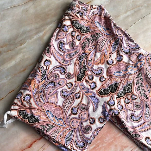 CARTEL & WILLOW | Willa Sweat in paisley boho print - Picture 5 of 12